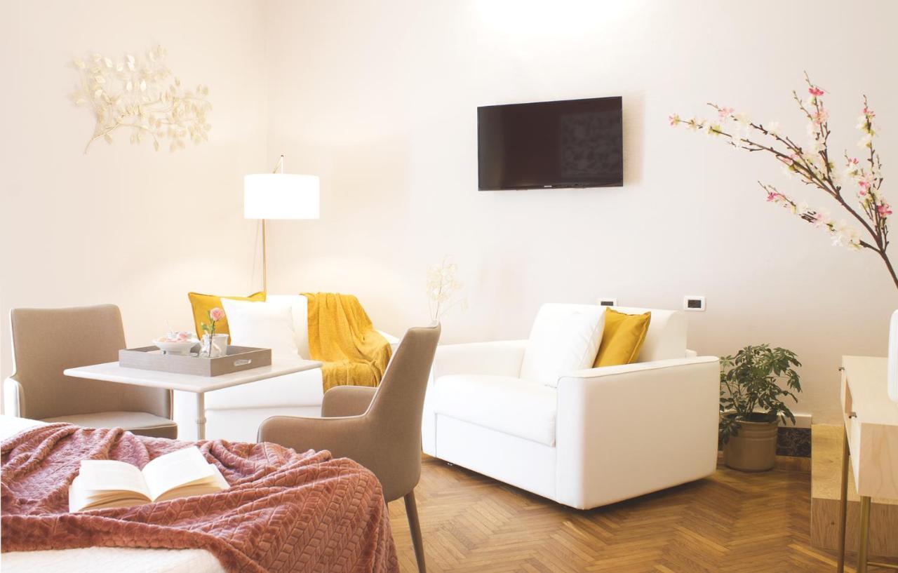 Accanto Al Centro B&B Prato  Exteriör bild