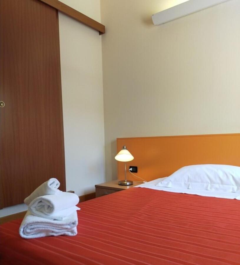 Accanto Al Centro B&B Prato  Exteriör bild
