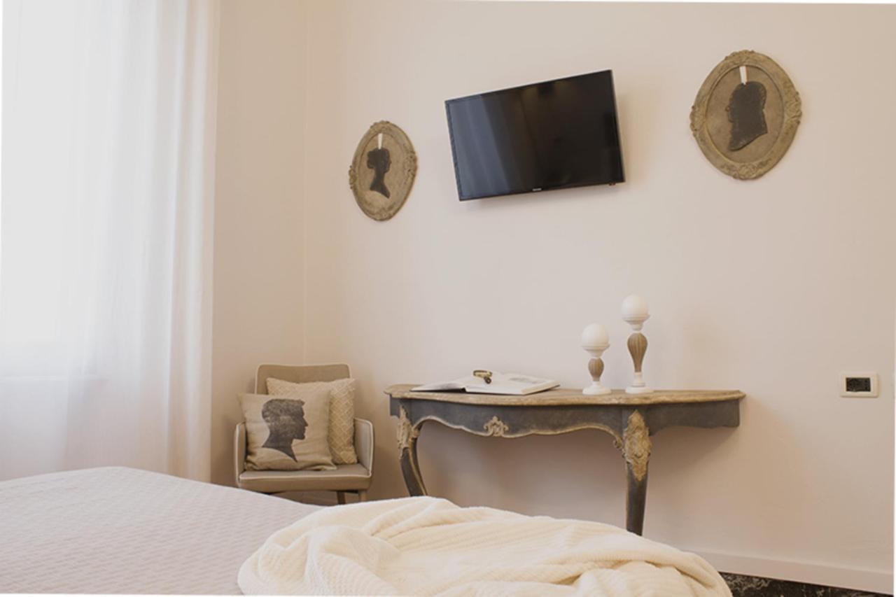 Accanto Al Centro B&B Prato  Exteriör bild