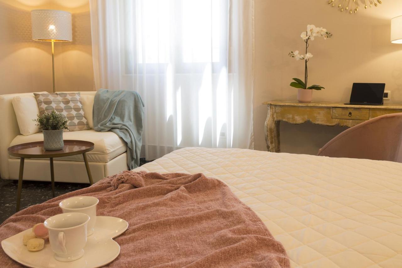 Accanto Al Centro B&B Prato  Exteriör bild